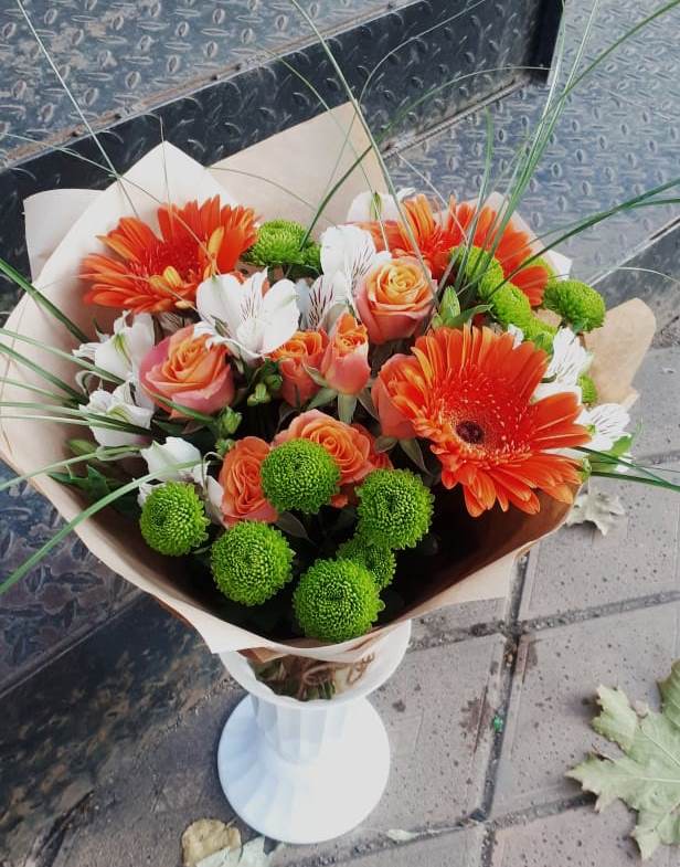 Букет цветов из: Герберы, Хризантемы, Альстромерии и Розы в Острогожске