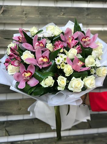 Букет цветов из: Розы и Хризантемы в Острогожске