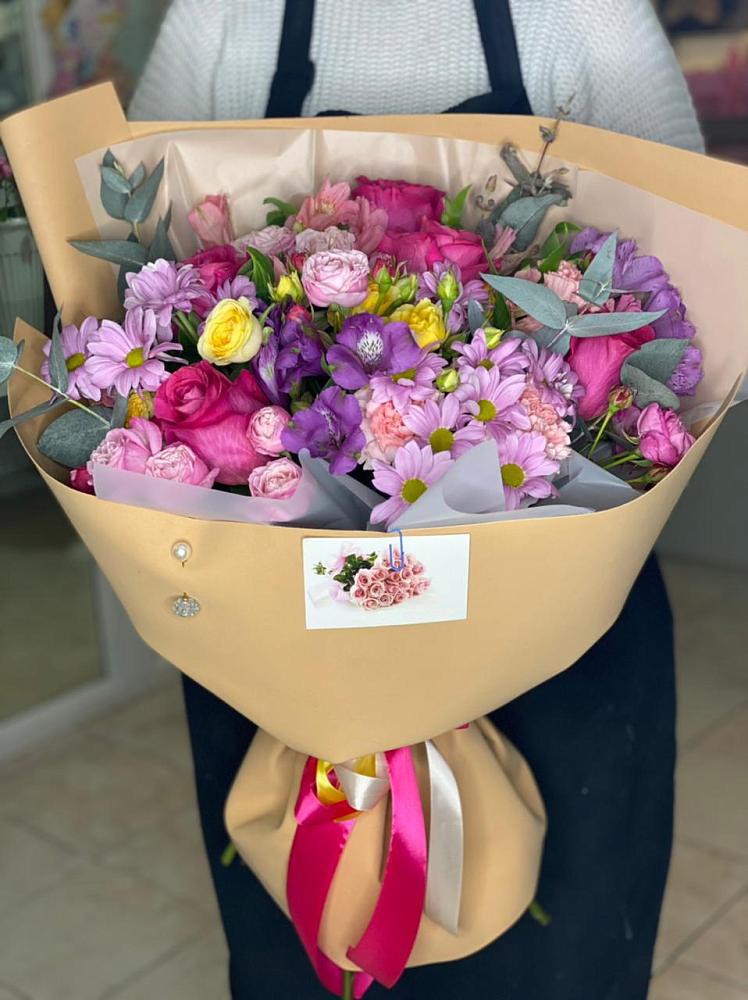 Букет цветов из: Хризантемы, Гвоздики и Альстромерии в Острогожске