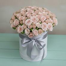 Цветочная композиция из Розы в шляпной коробке в Острогожске