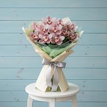 Букет цветов из:  Орхидеи и Розы в Острогожске