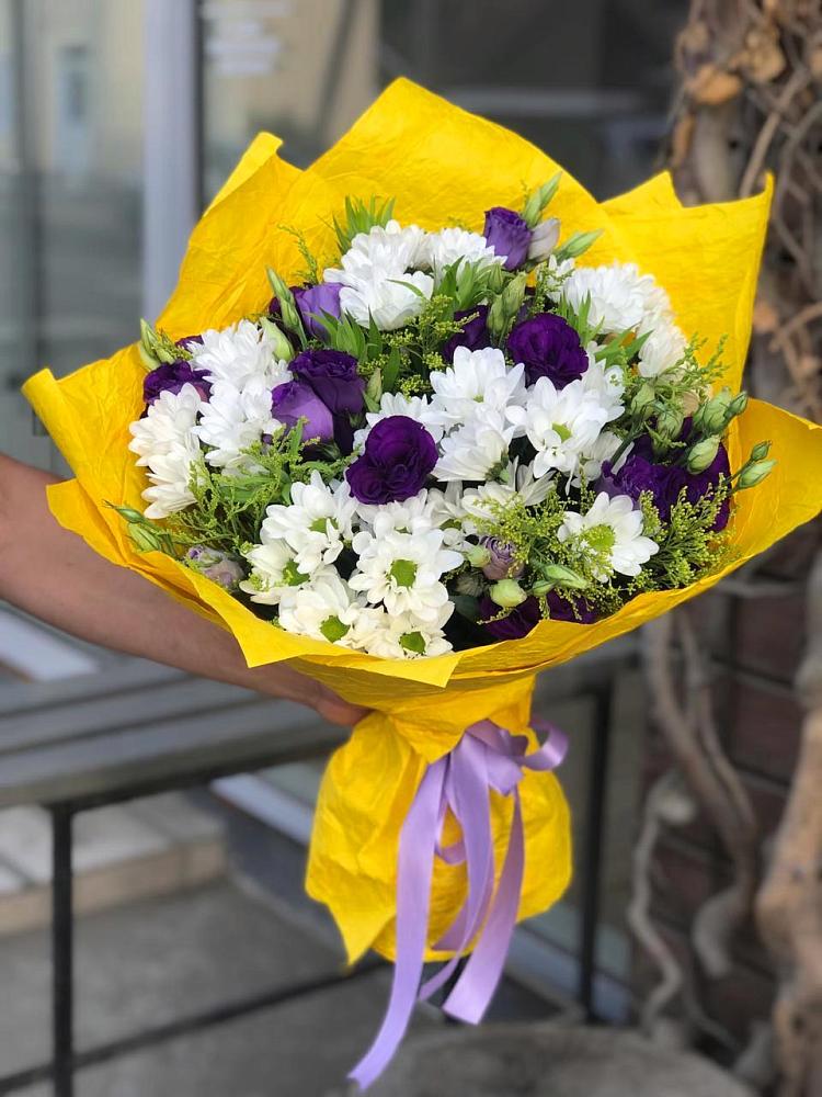Букет цветов из: Ирисы, Хризантемы и Ромашки в Острогожске