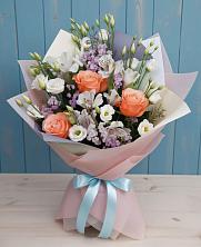 Букет цветов из:  Лизиантусы, Розы, Альстромерии и Гипсофила в Острогожске