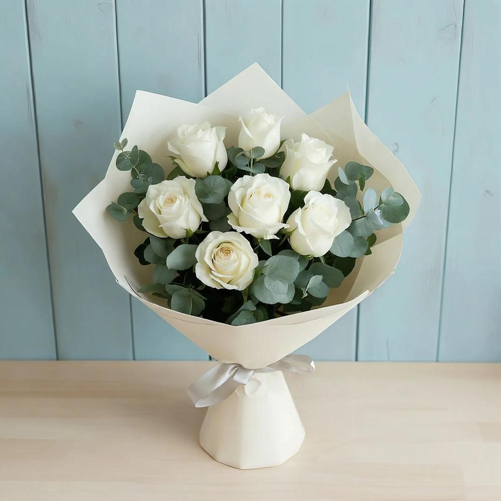 Букет Белые розы в Эвкалипте в Острогожске