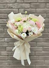 Букет цветов из:  Гвоздики, Розы, Лизиантусы и Хризантемы в Острогожске