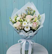 Букет цветов из:  Розы и Лизиантусы в Острогожске