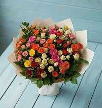 Букет Микс из разноцветных кустовых роз в Острогожске